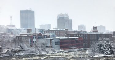 白い夜に、時間を飲む。雪の日に観たい映画 × 熟成ナチュラルワイン｜第３話